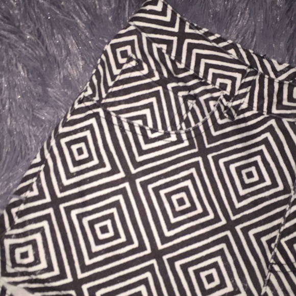 Shorts - Picture 2 of 4